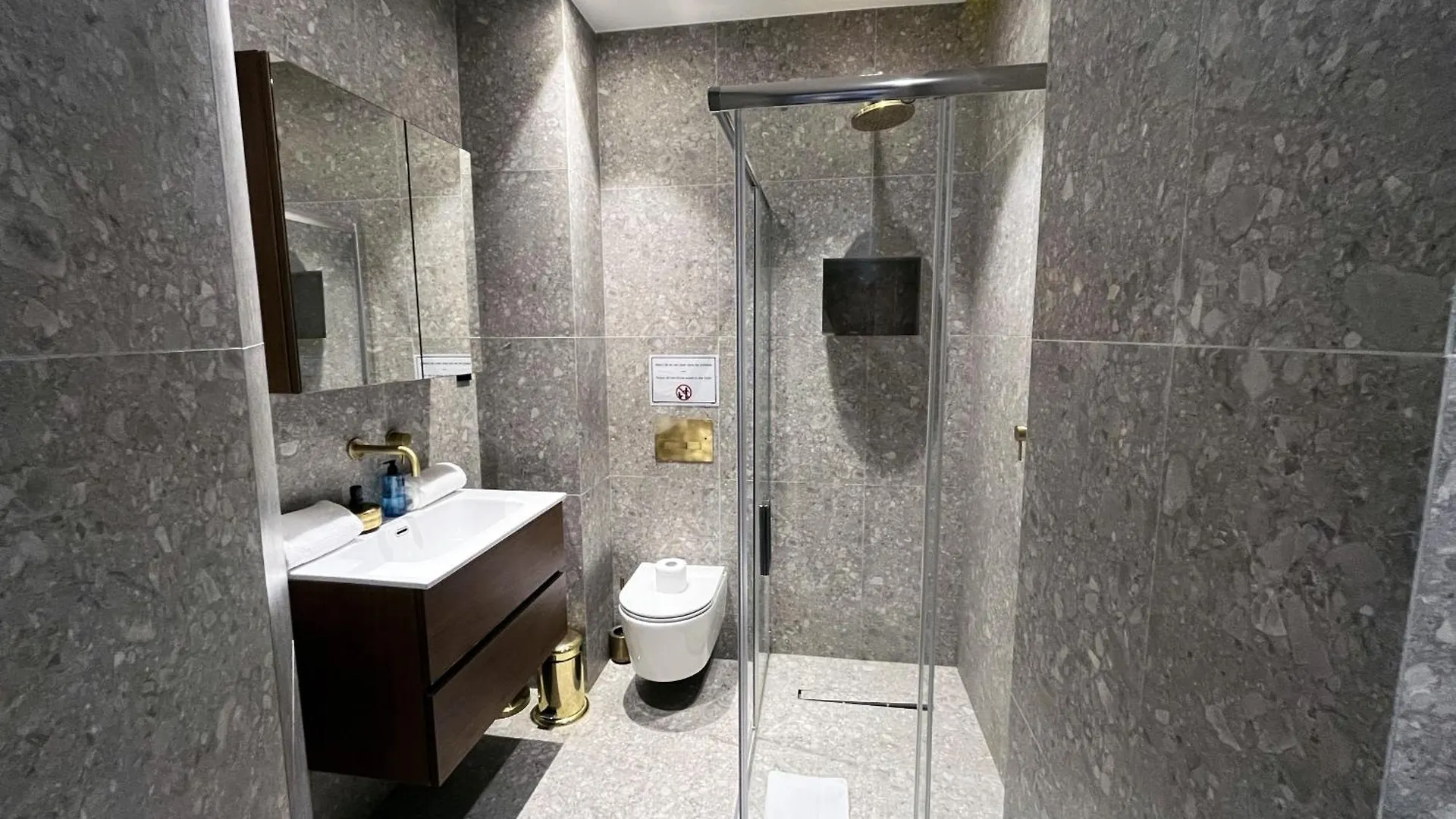 141 - Urban Beautiful Flat Near Champs-Elysees Париж Апартаменты